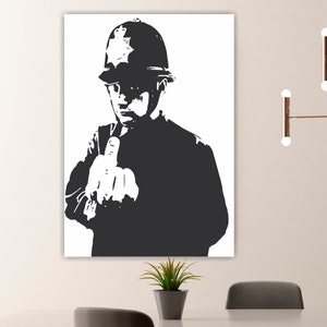 Poster o quadro su tela in stile Banksy, poliziotto Rude esibisce un dito medio, decorazioni murali per interni in stile Bansky