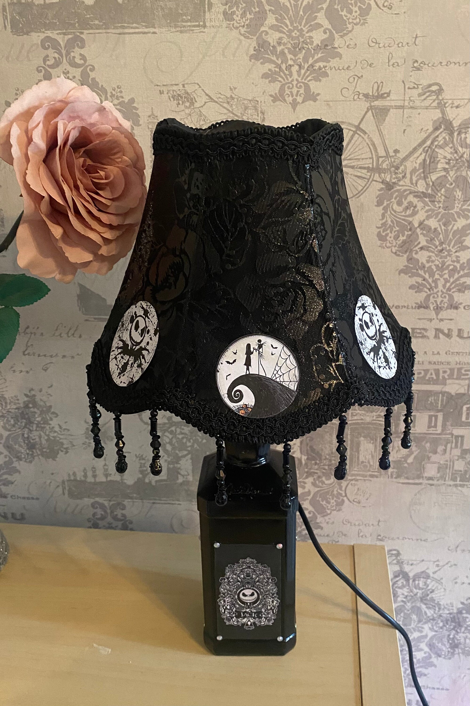 Totenkopf Lampe - Night Blooms, Tisch- & Stehlampen, Lampen, Einrichtung, Gothic-Shop