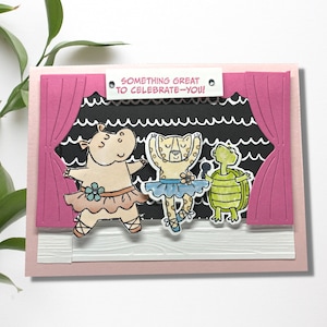 Jolie carte d'anniversaire pour jeune enfant. D'adorables animaux dansants, un hippopotame tigre et une tortue chantante.