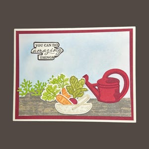 Carte Vous pouvez faire des choses incroyables avec des carottes, des betteraves et une scène de jardin bleu ciel
