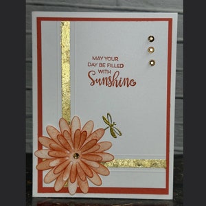 Jolie carte de voeux marguerite rehaussée de touches dorées - « Que votre journée soit remplie de soleil »