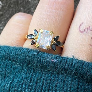 Elegant Moissanite Ring Schwarz Marquise Seitensteine Schmetterling Ring personalisiert Einzigartige Verlobungsring Art Deco Statement Schmuck Geschenk