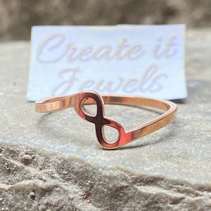 Infinity Band Ring Dainty Infinity Ring Eternal Love Ring Minimalist Symbol Ring Custom Infinity Jewelry Promise Ring for Her Eight Ring mom