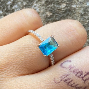 Blautopas-Verlobungsring Edelsteinring Großer Cocktailring Goldring Benutzerdefinierte Ringe Personalisierte Ringe Himmelblauer Topasring Ehering her