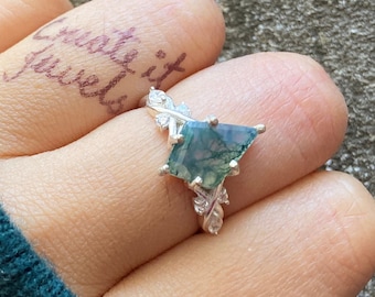 Bague agate mousse verte, cerf-volant, bague de fiançailles personnalisée pour elle, bague de promesse, bague en pierres précieuses naturelles, bague de mariage unique, cadeau d'anniversaire pour elle