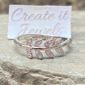 14k Solid Gold Vine Ring, Womens Minimalist Leaf Ring, Dainty Wedding Band, Flower Stacking Ring, Thin Floral Band, Nature Inspired Rings