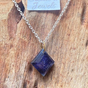 Nature Inspired Galaxy Blue Sandstone Halo Square Pendant Solid 14K Gold Blue Goldstone Twig Vine Necklace Valentine&#39;s Day Gifts Starry Sky