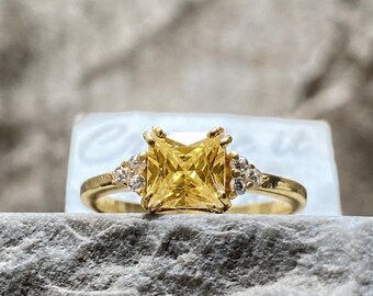 Yellow Sapphire Ring, Cushion Cut Gemstone, Gold Setting, Vintage Statement Jewelry, Engagement Ring, Anniversary Gift for Her, Wedding Gift