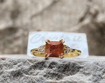Goldsteinring mit quadratischem Schliff und braunem Glitzer, zartes Vintage-Schmuckstück, Verlobungsring, Jahrestagsgeschenk für Sie, romantisches Brautgeschenk, elegantes Erinnerungsstück