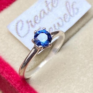 Bague de fiançailles saphir bleu, bague saphir d'inspiration vintage, bague saphir ronde en or rose/jaune/blanc, bague saphir, vente du vendredi noir