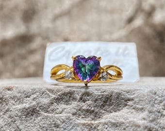 Mystischer herzförmiger Edelsteinring aus Sterlingsilber, farbenfroher Statement-Ring, romantisches Geschenk für Sie, zarter Herzschmuck, Verlobungsring