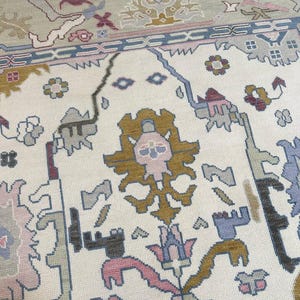 Hand Knotted Oushak Wool Rug: 8x10 Vintage-Style Turkish Carpet