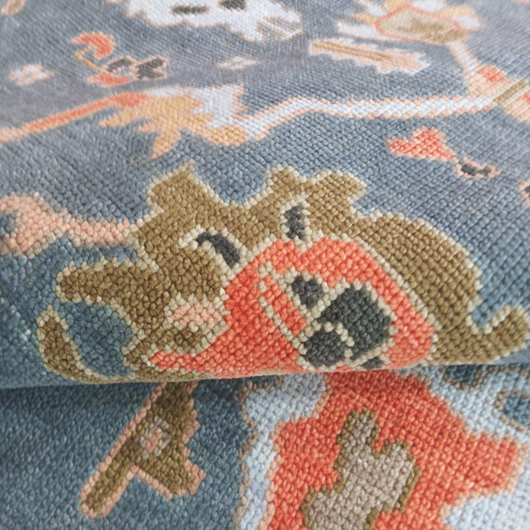 手作りのニュートラルなウシャックラグ：ヴィンテージトルコウール