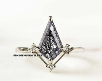 ブラックルチルクォーツリング - スクエアカット ブラックルチル