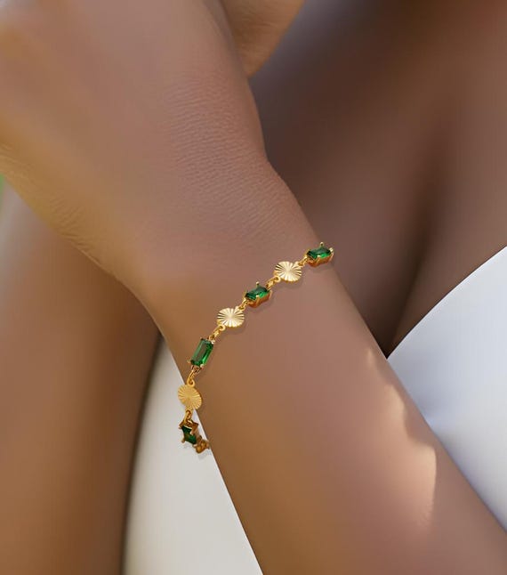 Emerald Green Glass Bracelet: Dainty Vintage Style, Everyday Gold Jewelry