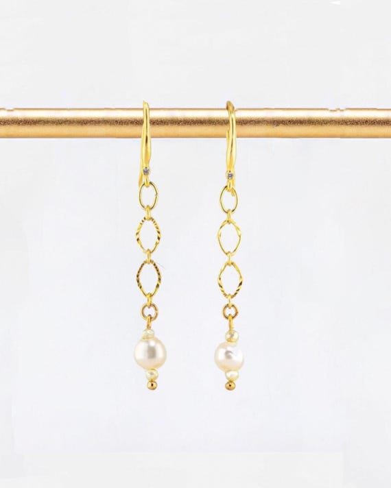 White & Yellow Pearl Dangle Earrings: Vintage Style Bridal Wedding Jewelry