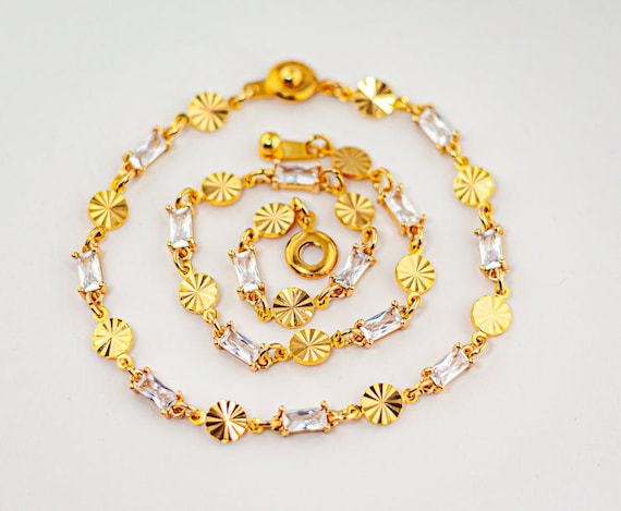 Sparkly Clear Glass Bracelet: Dainty Vintage Style, Everyday Gold Jewelry