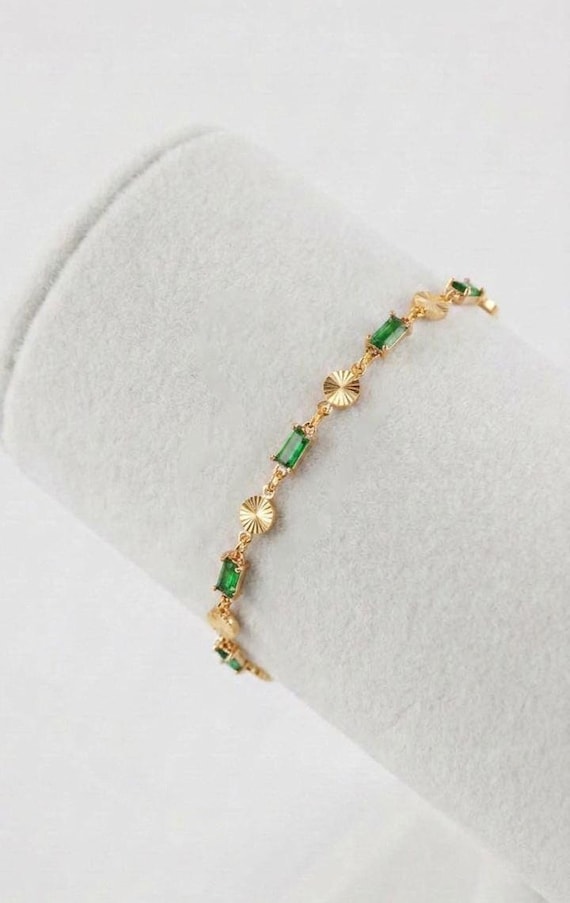 Emerald Green Glass Bracelet: Dainty Vintage Style, Everyday Gold Jewelry