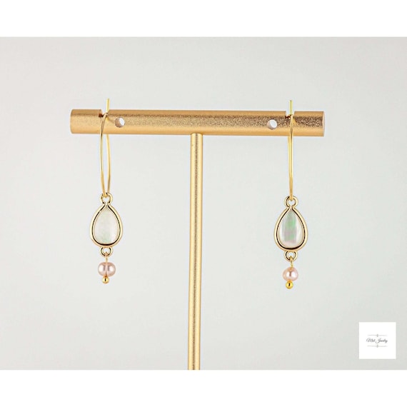 Mother-of-Pearl Lavender Pearl Drop Earrings: Gold Boho Dangle