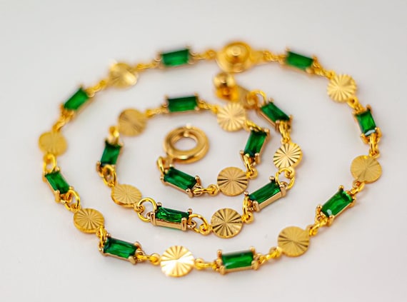 Emerald Green Glass Bracelet: Dainty Vintage Style, Everyday Gold Jewelry