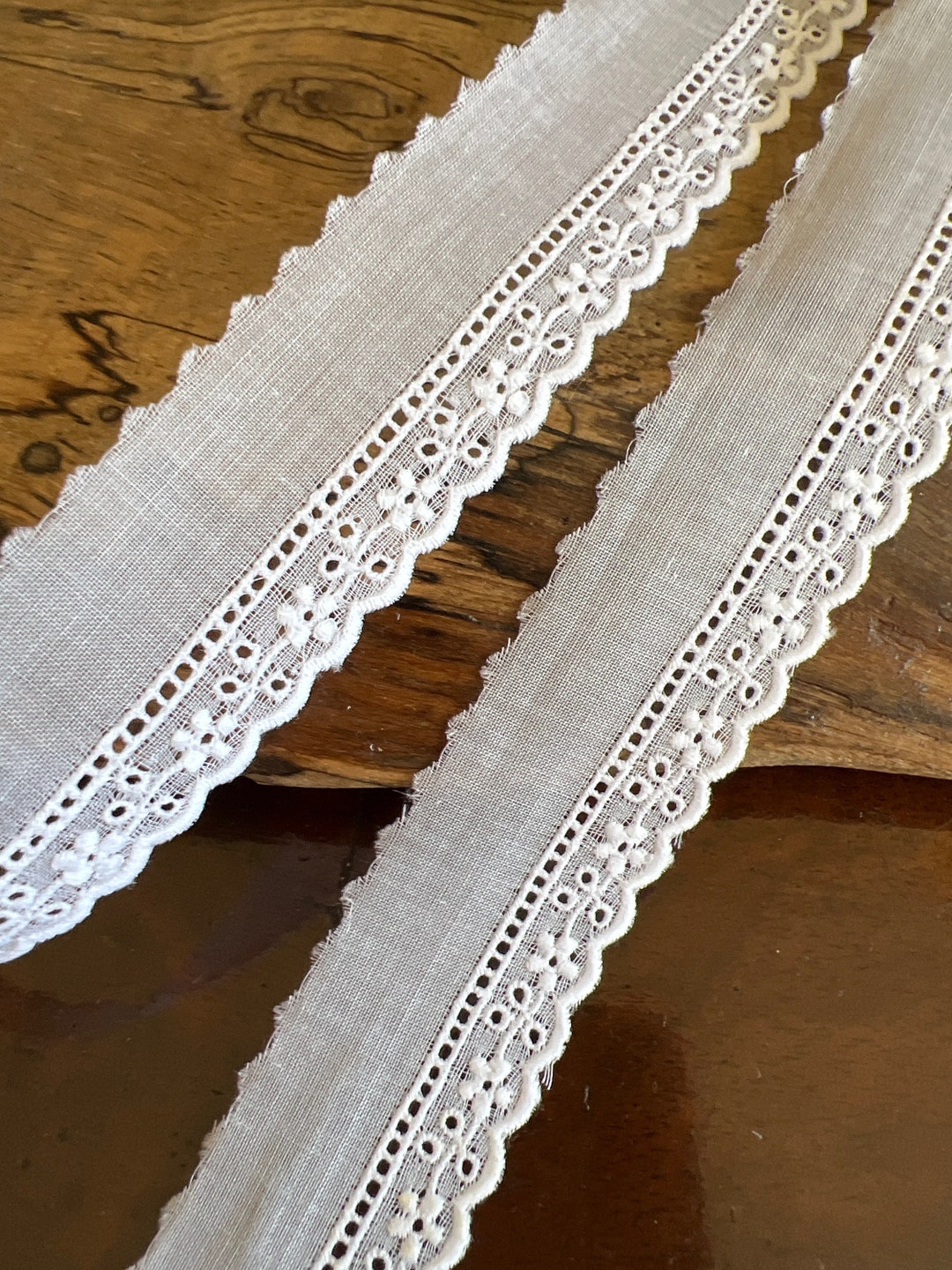 White Swiss Entredeux Scalloped Edging 1 Wide Heirloom Sewing Notion