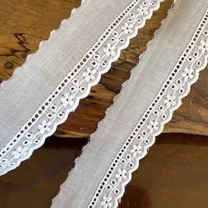White Swiss Entredeux Scalloped Edging 1&quot; Wide Heirloom Sewing Notion Lace Trim Cotton