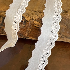 White Swiss Entredeux Scalloped Edging 1&quot; Wide Heirloom Sewing Notion Lace Trim Cotton
