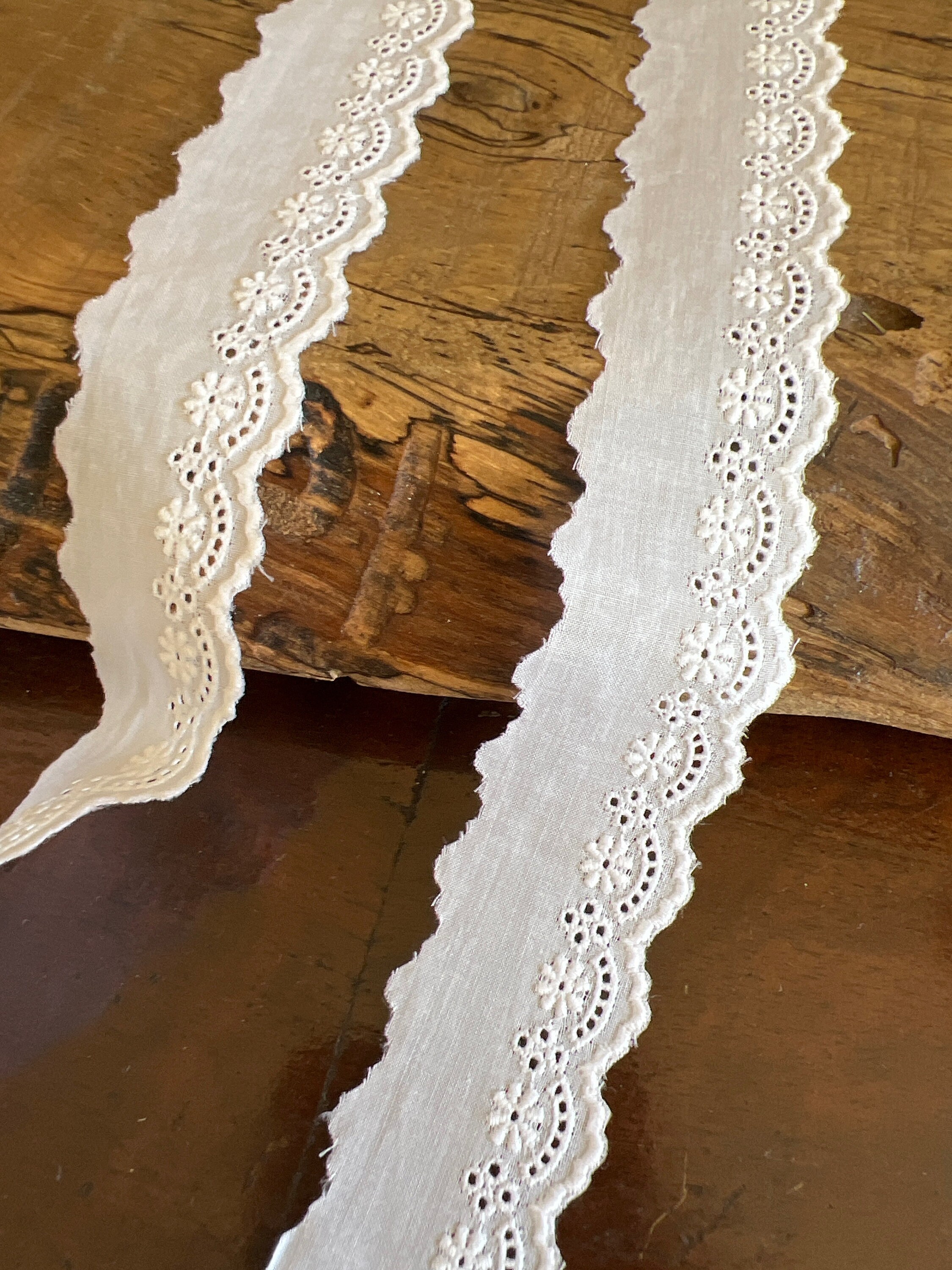 White Swiss Entredeux Scalloped Edging 1 Wide Heirloom Sewing Notion