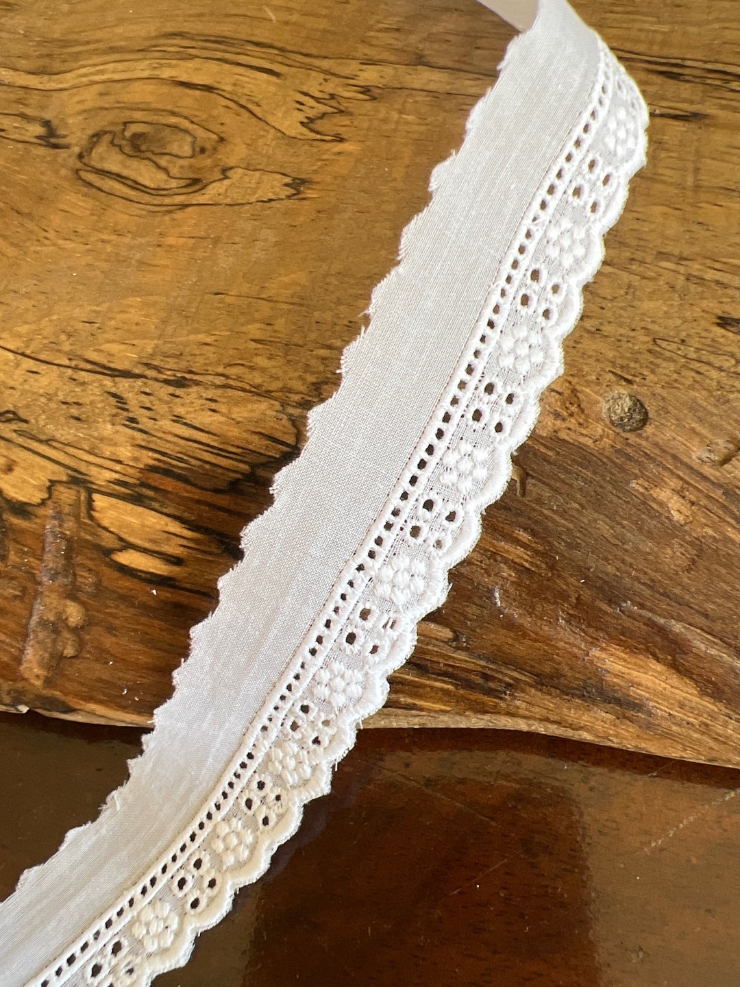 White Swiss Entredeux Scalloped Edging 1 Wide Heirloom Sewing Notion