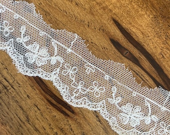 White English Netting Edging Lace Cotton 1 1/4 inch wide Flower Design Heirloom Sewing Heirloom Dress Cotton