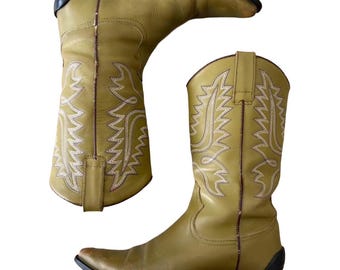 Vintage Y2K Green Leather Cowboy Boots Size 38 EU Fits 8 US Spring Fall Boho Whimsigoth Festival Western Country 90s 00s Statement Mid Calf