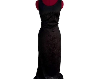 Vestido largo vintage de terciopelo negro de los 90 con estampado floral desgastado, estilo gótico, ajustado, favorecedor, estilo Y2K, elegante y formal, hecho en Canadá.