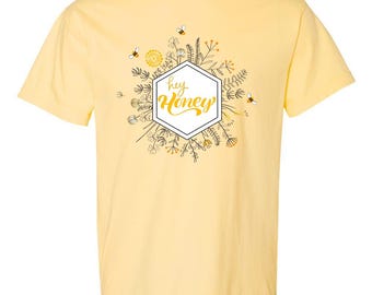 Comfort Colors Bee T-Shirt – “Hey Honey” Honey Bee Tee – Bee Lover Summer Shirt Gift