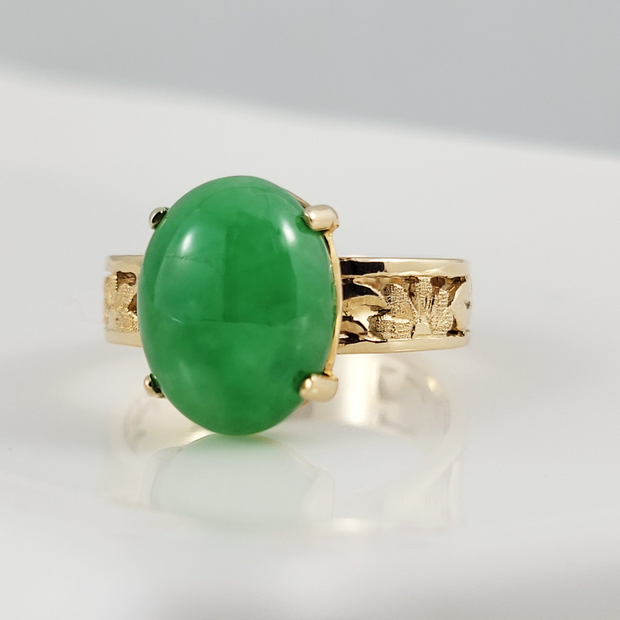 Green Jade Gemstone Ring in Solid 14k Gold Natural Jade Engraved Antique Style Gold Band With Scroll Floral Pattern Etsy Canada