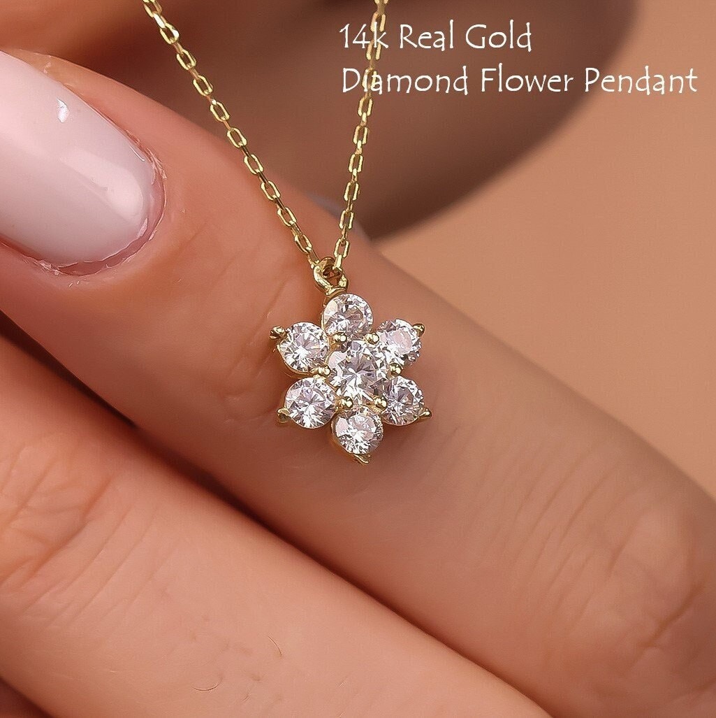 Buy Dreamy Daisy Gemstone Necklace Online | CaratLane