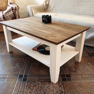 Wooden coffee table Valencia