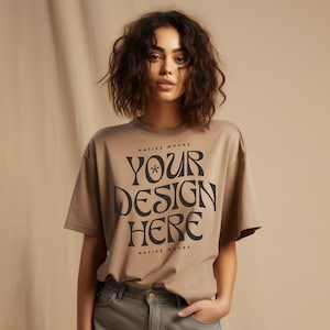 ギルダン 5000 サンド Tシャツ モックアップ、ファッション Tシャツ モックアップ、オーバーサイズ シャツ、モデル モックアップ
