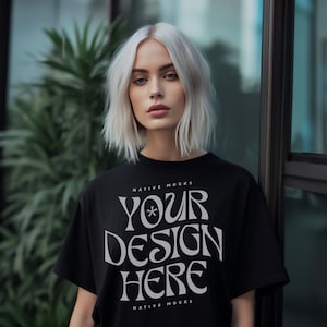 ギルダン 5000 ブラック Tシャツ モックアップ、ファッション Tシャツ モックアップ、オーバーサイズ シャツ、モデル モックアップ