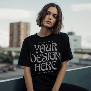 ギルダン 5000 ブラック Tシャツ モックアップ、ファッション Tシャツ モックアップ、オーバーサイズ シャツ、モデル モックアップ