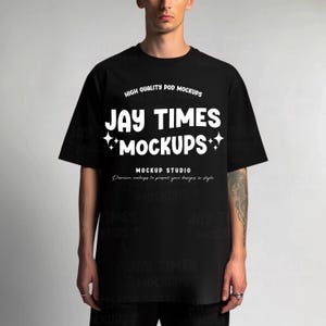 Mockup estetico di una maglietta oversize da uomo AS Colour 5080 nera, modello per t-shirt oversize, modello per t-shirt oversize da uomo AS Colour 5080