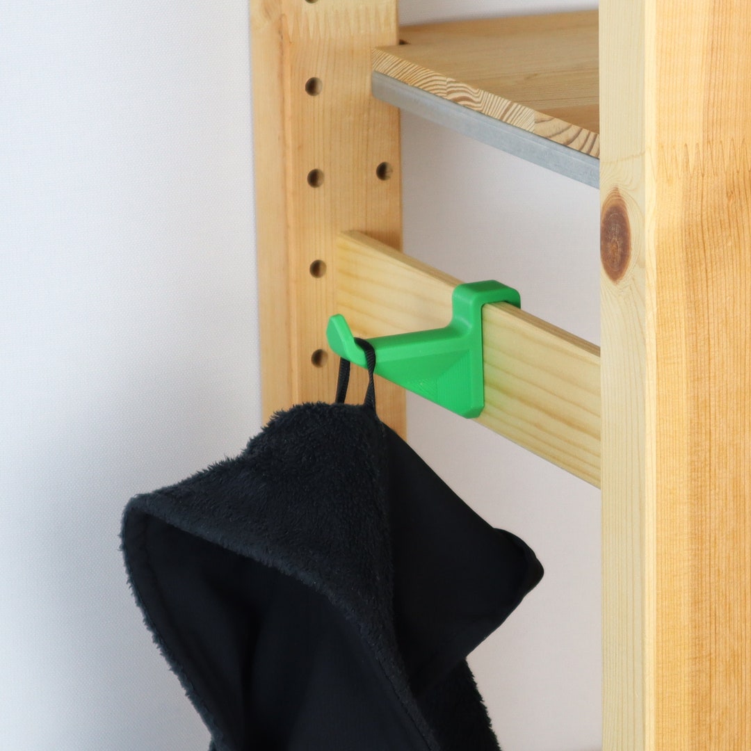 Ganchos para el panel lateral del estante Ivar de Ikea: estrechos