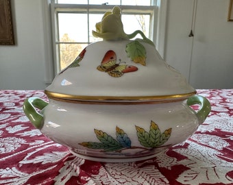 Herend Queen Victoria Lidded Fine Porcelain Mini Tureen with Yellow Rose Finial 6017