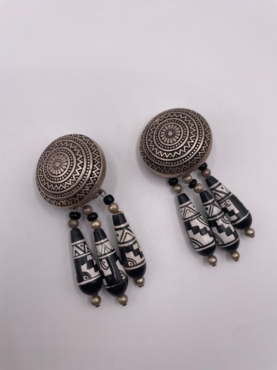 Vintage Handmade Boho Beaded Clip On Dangle Earri… - image 1