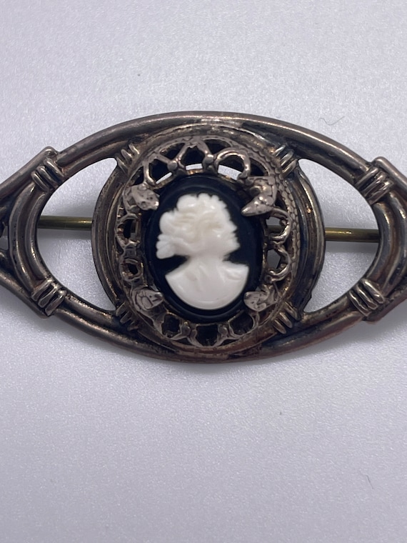 Sterling Silver Black and White Cameo Brooch