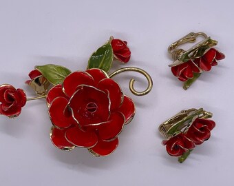 Vintage 50’s Metal Enamel Red Rose Set