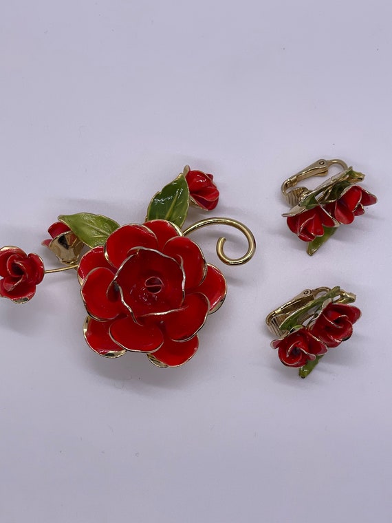 Vintage 50’s Metal Enamel Red Rose Set