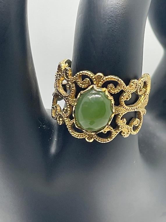 Vintage Costume Statement Ring (green stone and go