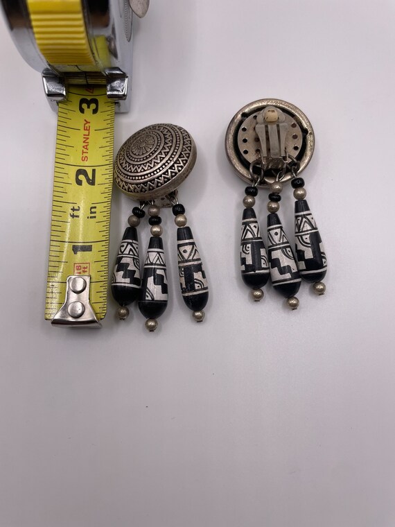 Vintage Handmade Boho Beaded Clip On Dangle Earri… - image 3