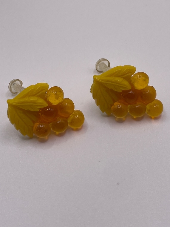 Vintage Bakelite Yellow Corn Screw Back Earrings