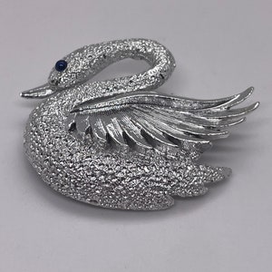 Vintage Gerrys Swan Brooch (signed)